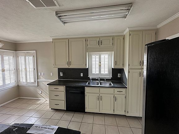 2nd image of 5102 Summerville Rd