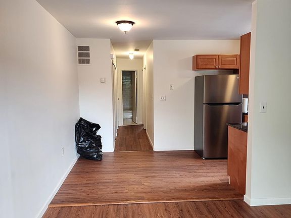2nd image of 193 Cotter Ave Floor 2