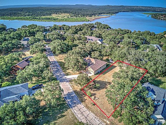 3rd image of 311 Bedford Dr