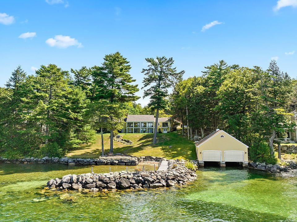 28 Hummingbird Lane, Moultonboro, NH 03254 | Zillow