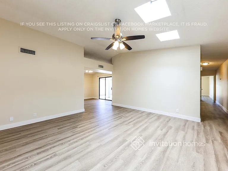 11134 N 82nd Dr — Photo 4