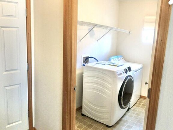 5th image of 5502 Glenmore Village Dr SE