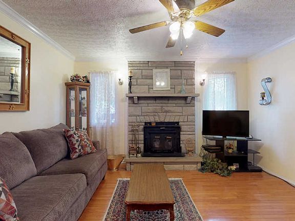4th image of 277 Grandview Dr