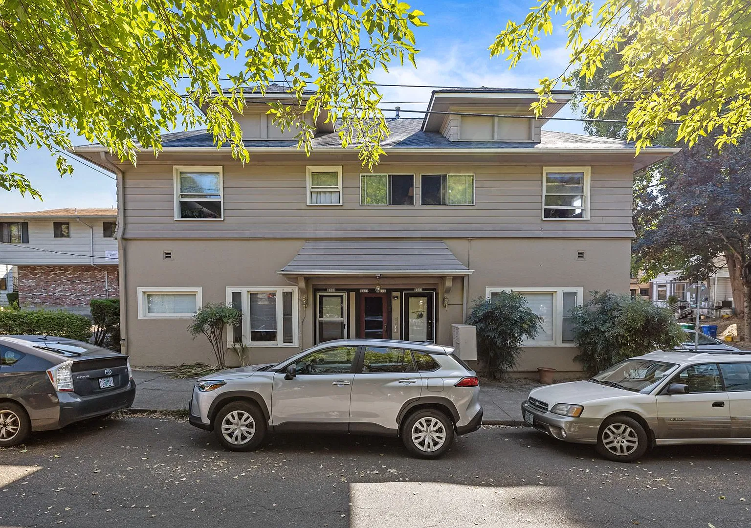 Charming Vintage Top Floor Studio in Popular Inner SE PDX! — Photo 2