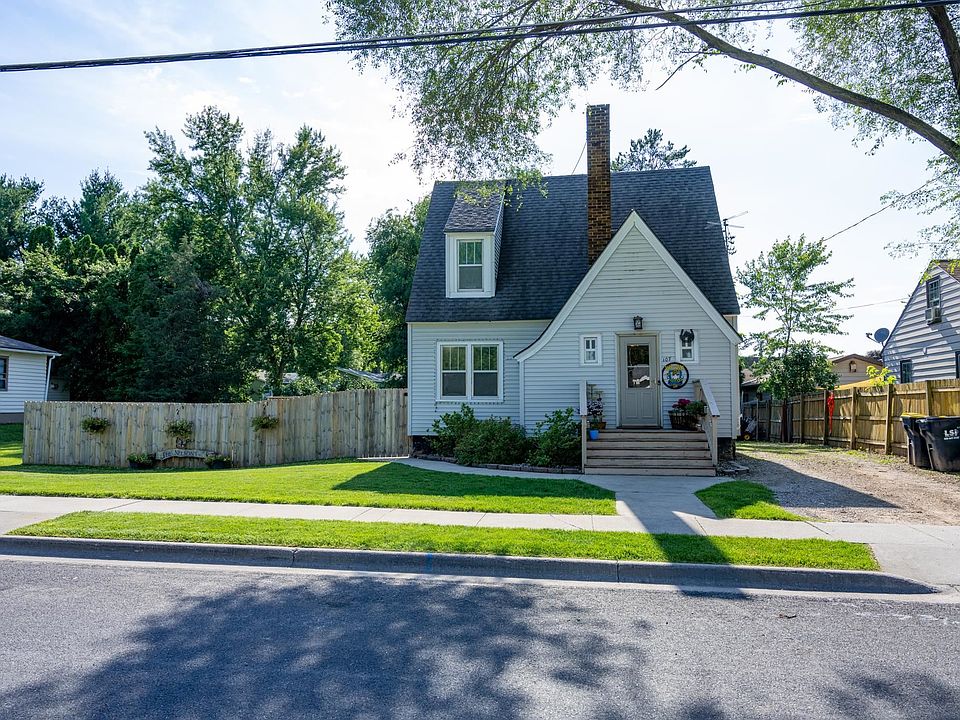 1st image of 107 Arlington Ave