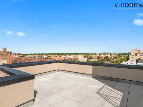 265 Ocean Parkway image 9 of 11