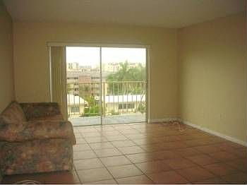 5th image of 3770 NE 171st St APT 503