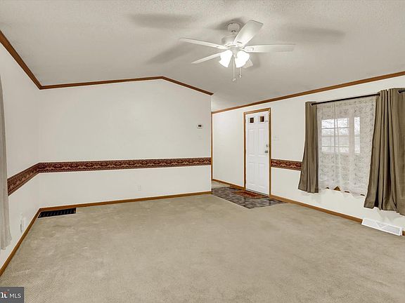 4th image of 703 Owl Ct