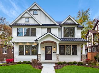 929 S Vine Ave, Park Ridge, IL 60068