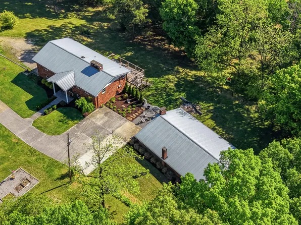 10212 Lovell Rd, Soddy Daisy, TN 37379