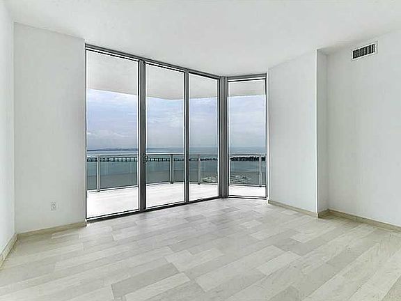 3rd image of 1300 Brickell Bay Dr APT 3799