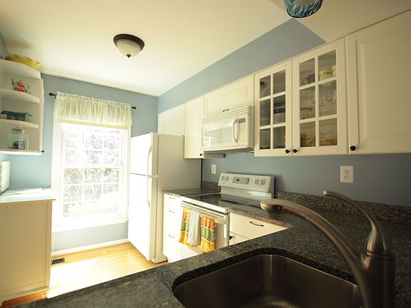 3rd image of 2544 S Arlington Mill Dr #5