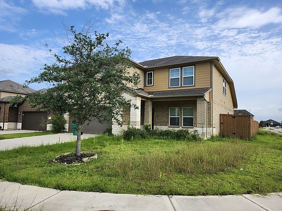 3rd image of 1351 Eagle Pass Dr