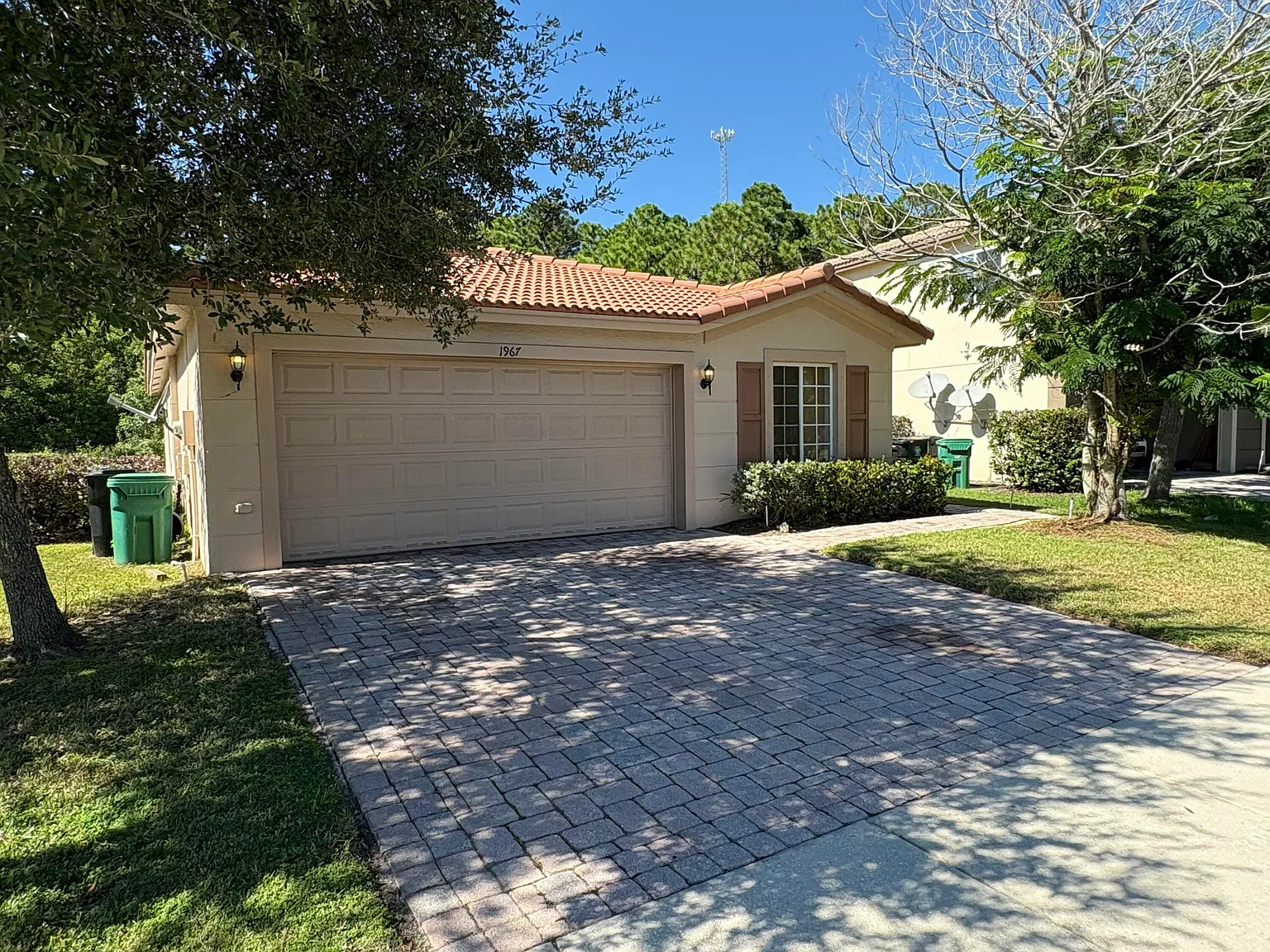 4 bed, 2.0 bath, 1596 sqft, $2,000 — Photo 1
