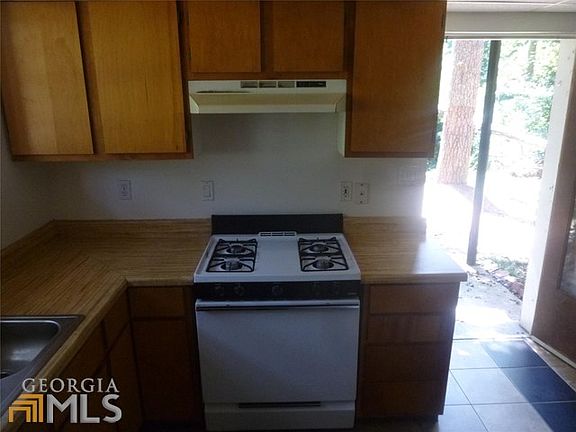 5th image of 4535 Montclair Dr
