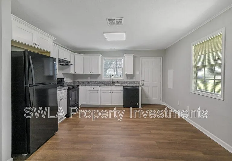 5921 Bennie Ln — Photo 6