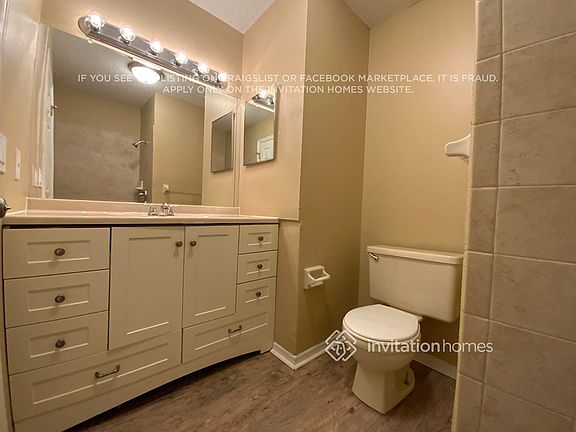 4th image of 1752 E Groveleaf Ave