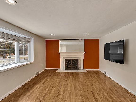 2nd image of 420 Center Church Rd