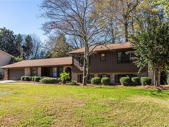 3rd image of 2366 Wood Creek Ct