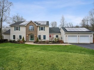 9 Nuthatch Ct, Allamuchy Twp., NJ 07840