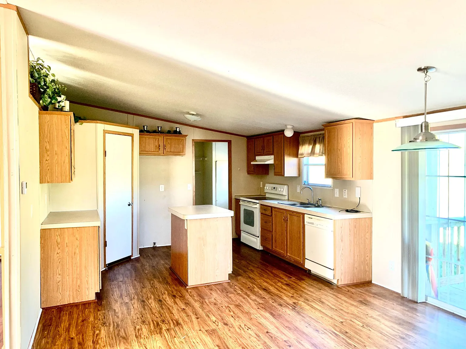 9108 Montana St — Photo 2