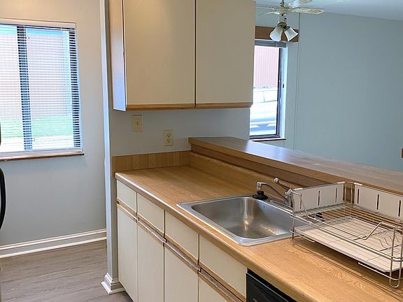 4th image of 1002 Linden Ave Unit S112-112