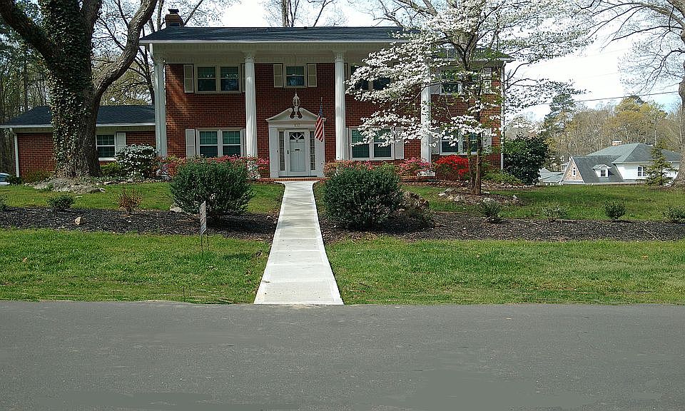 1st image of 103 Marilyn Cir