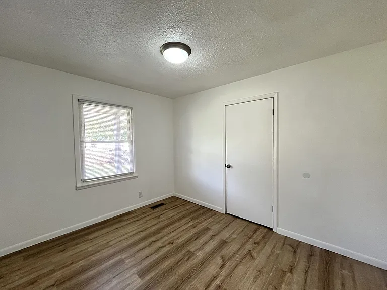 481 McQuade Cir — Photo 18