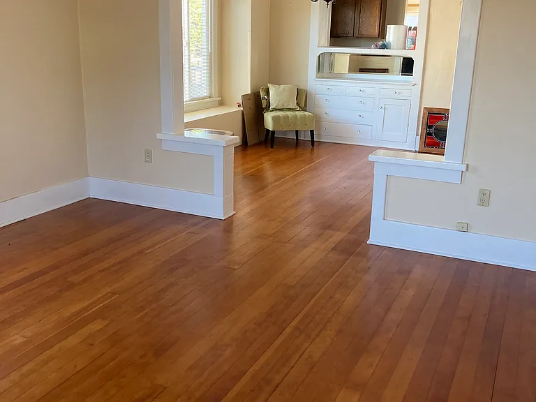 728 W 4th St — Photo 3