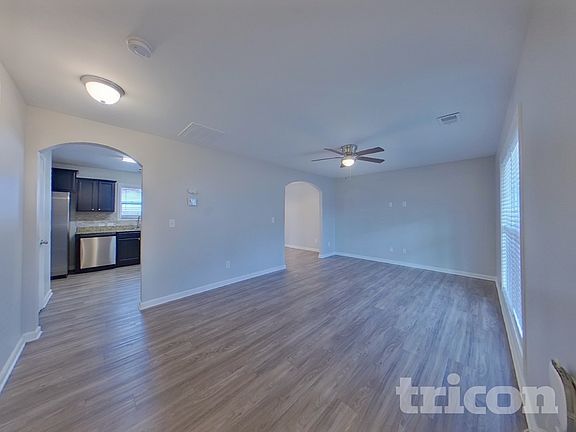 3rd image of 18 Driftwood Ave