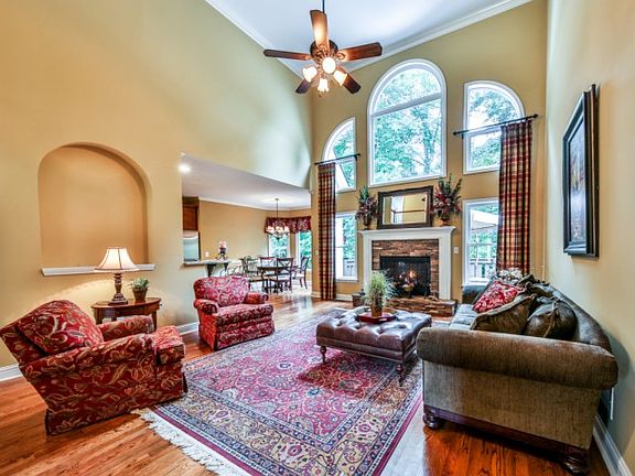 5th image of 2077 Woodside Park Dr