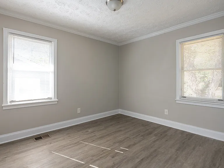 2153 Burroughs Ave SE — Photo 13