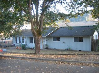 271 SE Hungerford Ct, Winston, OR 97496