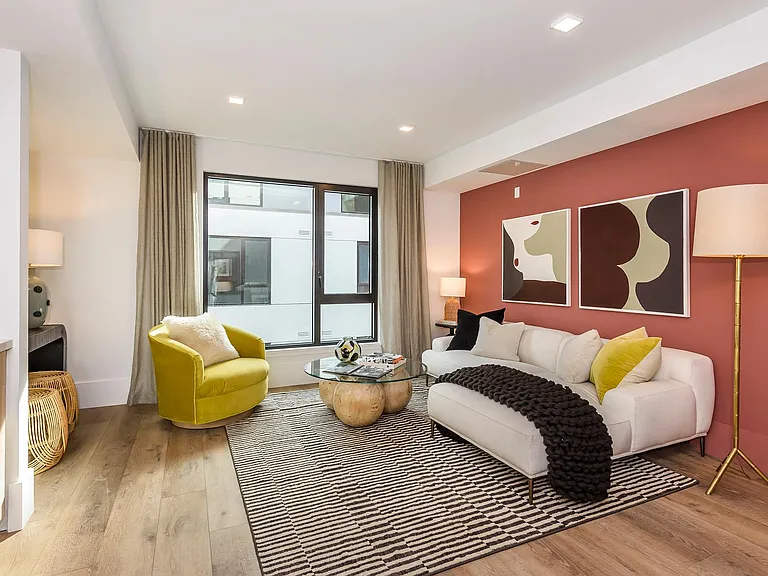 1288 Howard St #413 — Photo 4