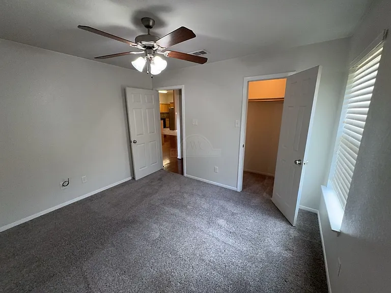 9911 Diana Dr — Photo 17