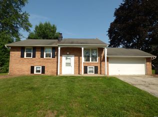 14 Kennedy Ln, Elkhart, IN 46514