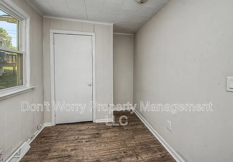4106 Lexwin Ave — Photo 10