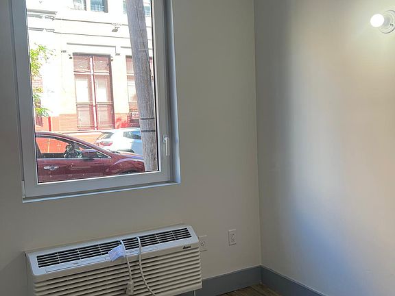 5th image of 1143 Hoe Ave #1A