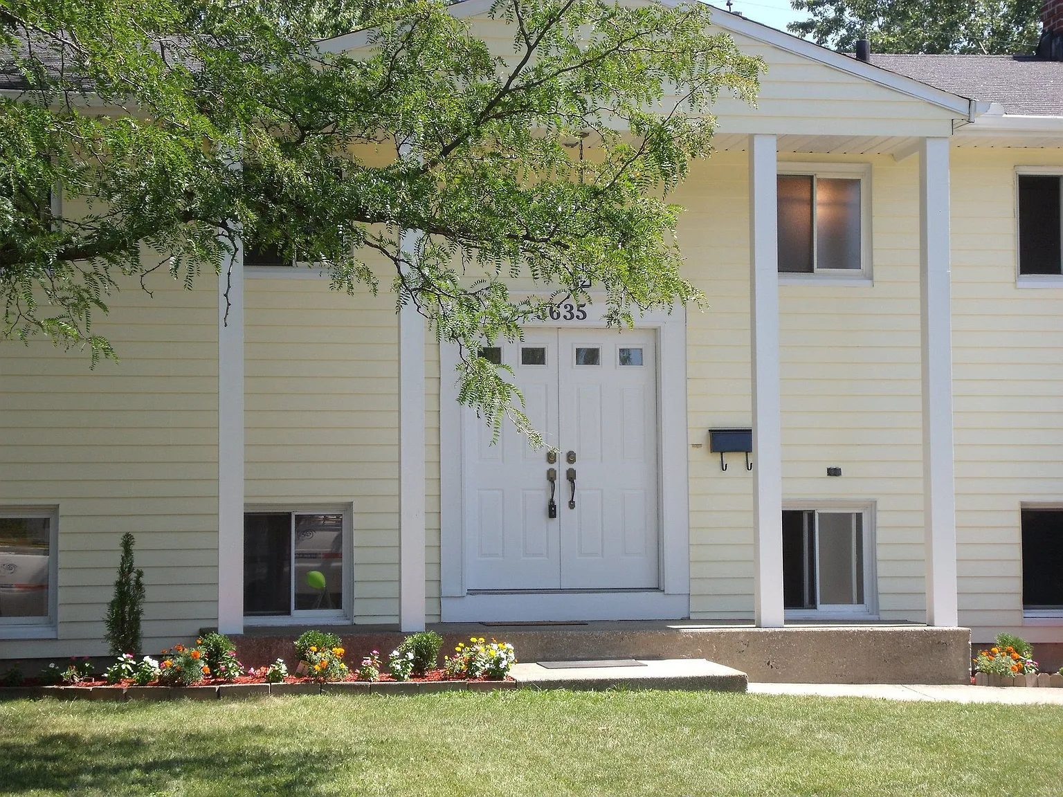 5635 Vickie Ln photo 1