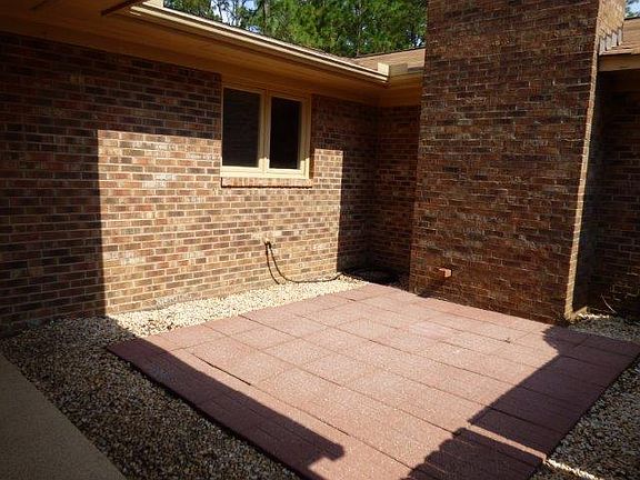 3rd image of 538 Sandalwood Dr
