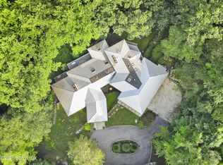 4 Chateau Ridge Dr, Greenwich, CT 06831