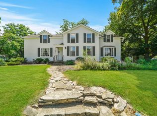 383 McHenry Ave, Crystal Lake, IL 60014