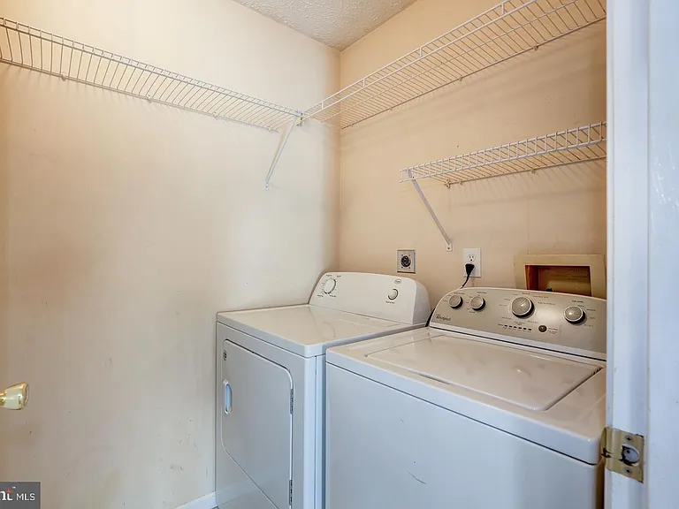2106 Whitehall Rd #2D — Photo 19