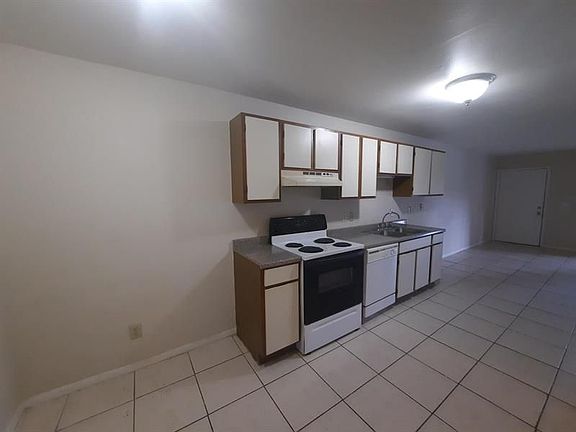 3rd image of 2050 Oleander Blvd APT 8203