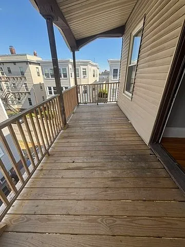 3 bed, 1.0 bath, 900 sqft, $3,000 — Photo 4