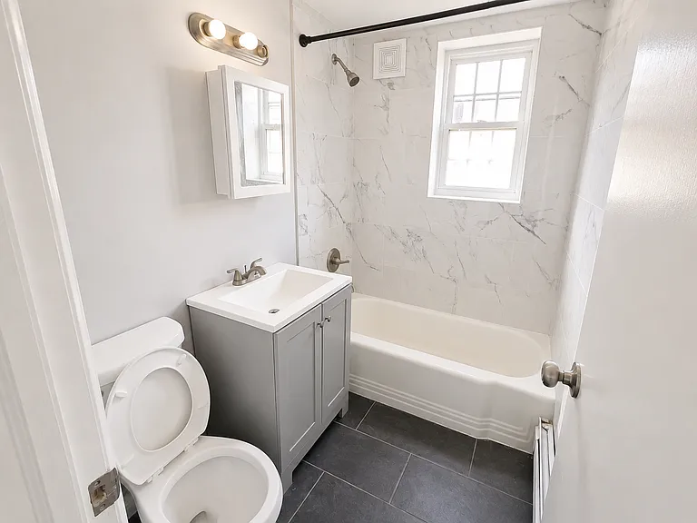 92 Davenport Ave #7 — Photo 6