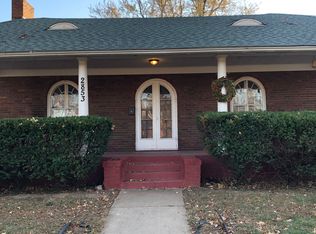 2853 Iowa St, Omaha, NE 68112