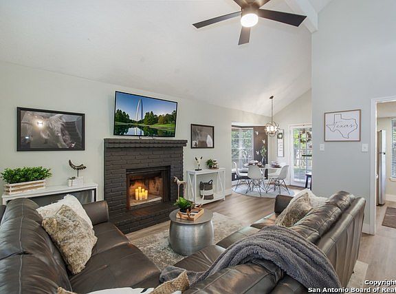 2nd image of 2514 MOSS BLUFF ST