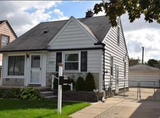 2027 Chestnut St, Dearborn, MI 48124