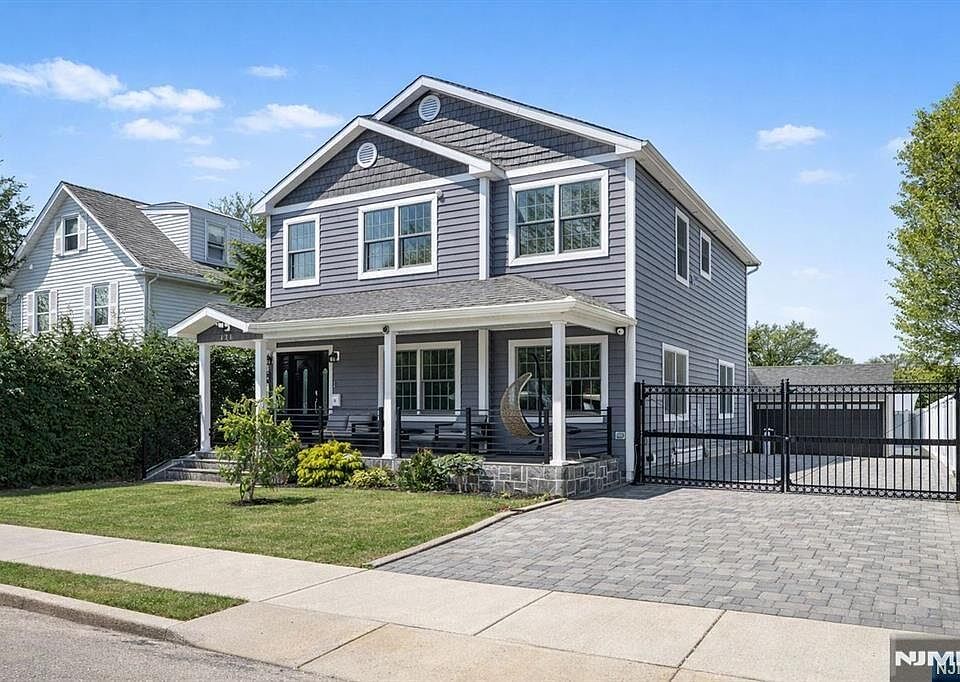 1st image of 171 Pleasant Ave